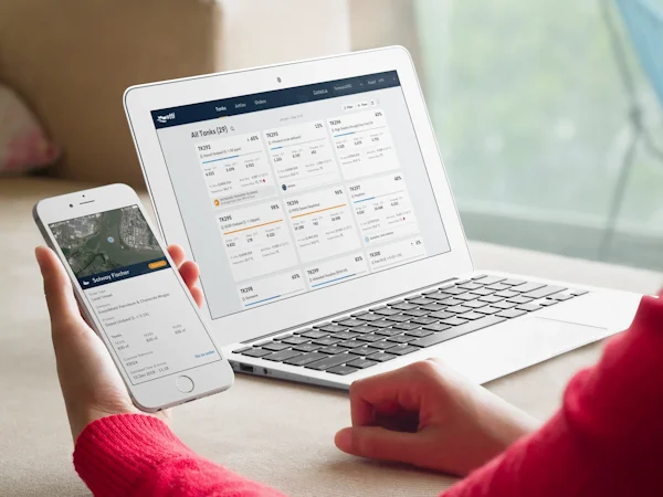 Mobile and desktop screens for the VTTI terminal ship tracking and tank monitoring